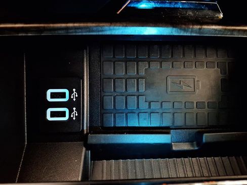 Used 2018 Ford Expedition Limited w/ Equipment Group 301A image 25