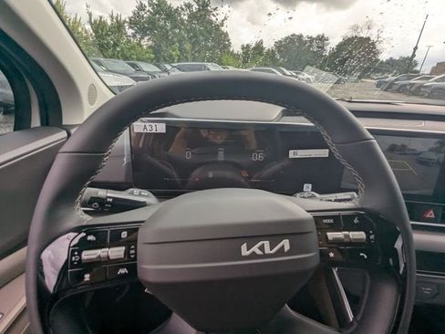 New 2027 Kia Carnival EX FWD image 27
