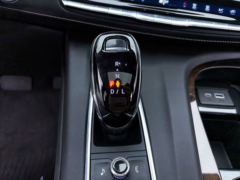 Used 2022 Cadillac Escalade Sport Platinum AWD/4WD image 30
