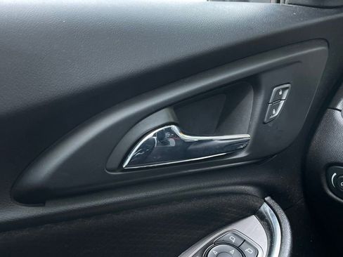 Used 2022 Chevrolet Malibu LT FWD image 12