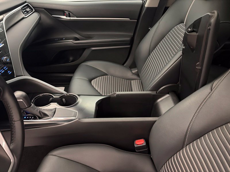 Used 2018 Toyota Camry SE w/ Moonroof Package FWD image 34