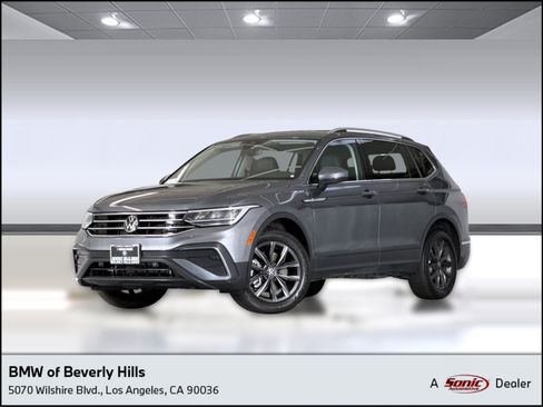 Used 2022 Volkswagen Tiguan SE FWD image 1