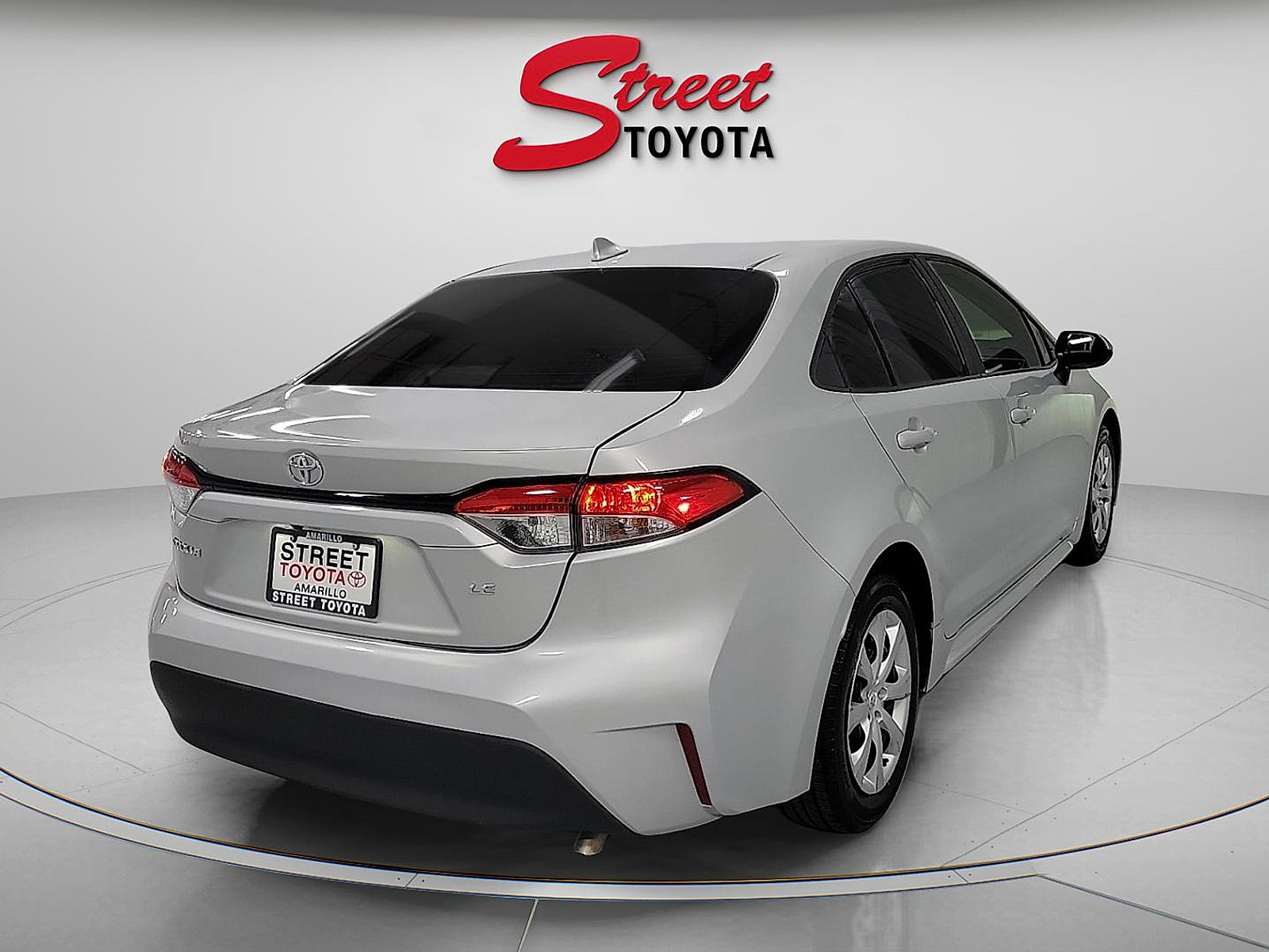 Certified 2025 Toyota Corolla LE FWD image 4