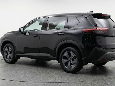 Used 2025 Nissan Rogue SV image 6