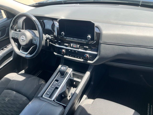 Used 2025 Nissan Pathfinder SV FWD image 17