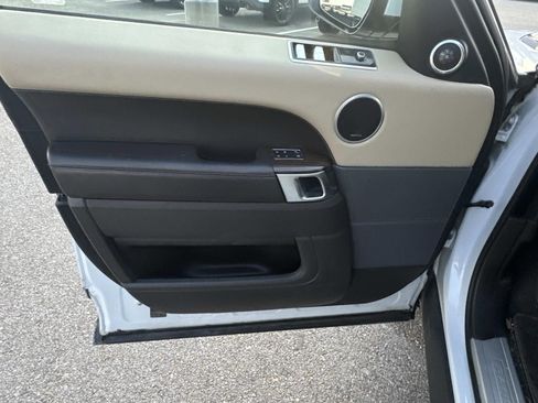 Used 2020 Land Rover Range Rover Sport HSE image 19