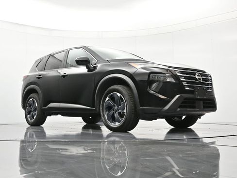 Used 2024 Nissan Rogue SV image 40