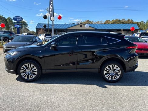 Used 2021 Toyota Venza XLE w/ Softex Package image 6