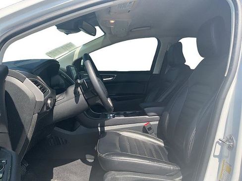 Used 2024 Ford Edge SEL w/ Convenience Package image 10