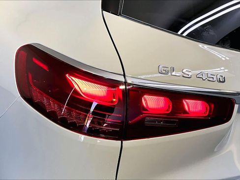 New 2026 Mercedes-Benz GLS 450 4MATIC image 5
