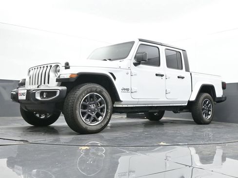 Used 2023 Jeep Gladiator Overland image 45