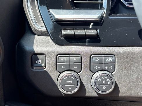 Used 2025 Chevrolet Silverado 2500 LTZ w/ LTZ Premium Texas Edition AWD/4WD image 27