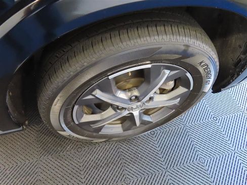 Used 2024 Honda HR-V EX-L image 9