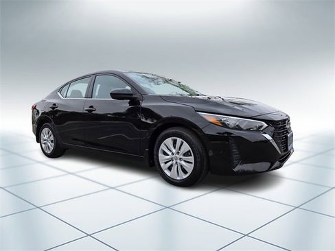 Used 2025 Nissan Sentra S w/ Lighting Package image 2