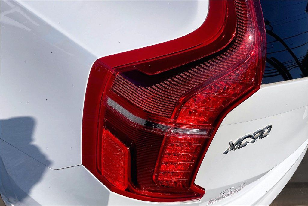 Used 2022 Volvo XC90 T5 Momentum AWD/4WD image 23