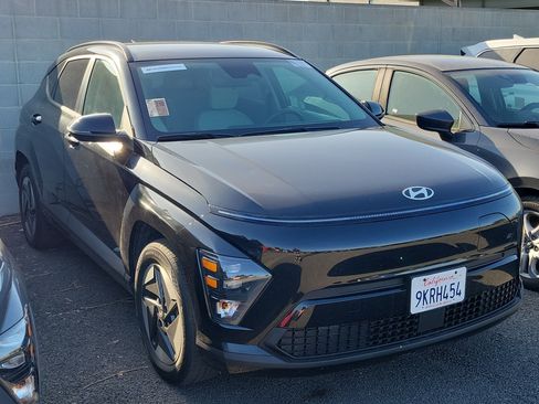 Used 2024 Hyundai Kona SEL FWD image 3