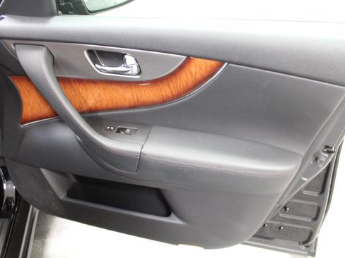Used 2013 INFINITI FX37 AWD w/ Premium Pkg image 26