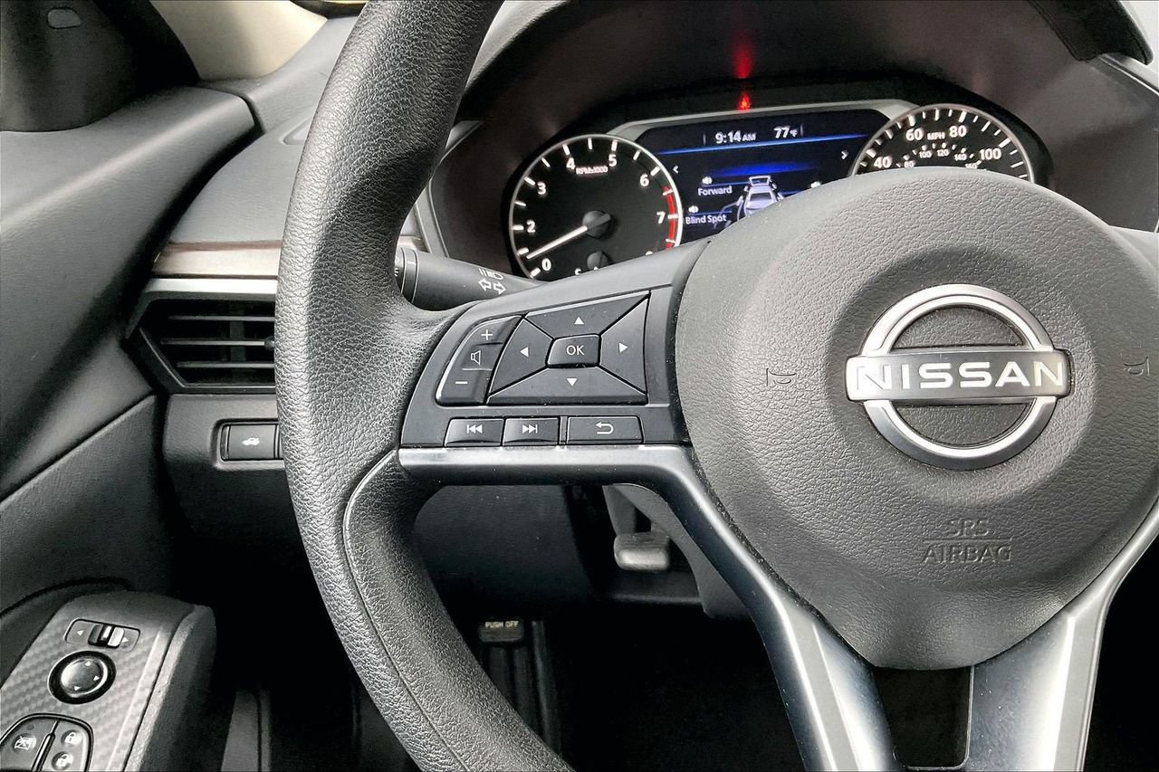Used 2024 Nissan Altima 2.5 SV FWD image 27