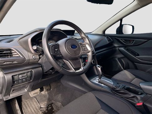 Used 2022 Subaru Crosstrek 2.0i Premium w/ Moonroof Package image 9