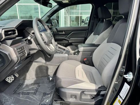 Used 2025 Toyota Tacoma TRD Sport image 21