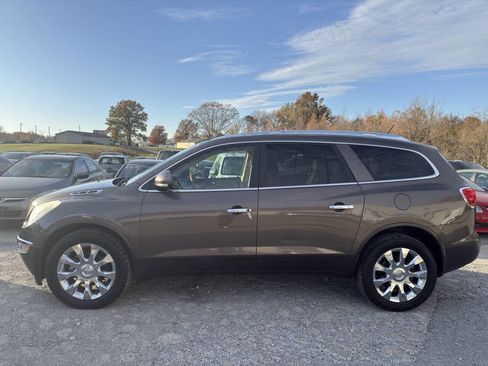 Used 2011 Buick Enclave CXL image 3