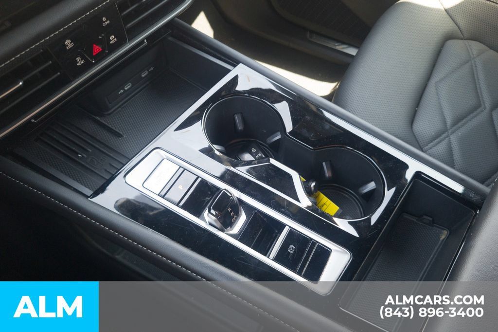Used 2025 Volkswagen Atlas Cross Sport SE FWD image 9