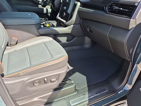 New 2026 GMC Yukon XL AT4 w/ AT4 Preferred Package image 16