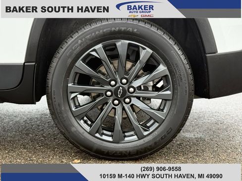 Used 2023 Chevrolet Traverse RS image 4