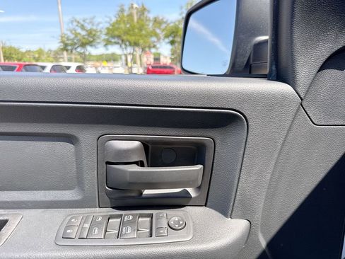 Used 2017 RAM 1500 Express RWD image 9