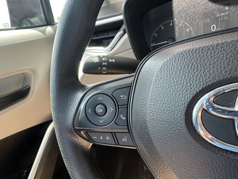 Used 2023 Toyota Corolla Cross L image 19