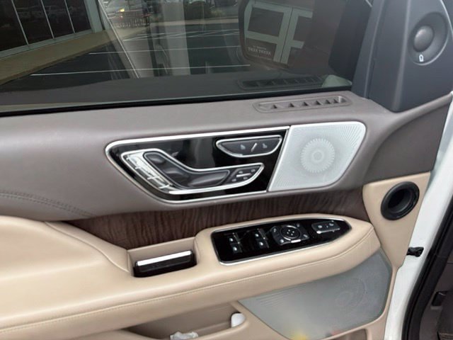 Used 2024 Lincoln Navigator L Reserve AWD/4WD image 9