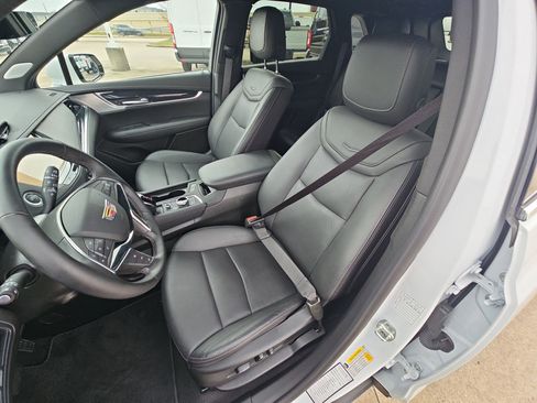 Used 2025 Cadillac XT5 Premium Luxury image 16