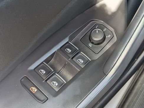 Used 2024 Volkswagen Jetta SE FWD image 20