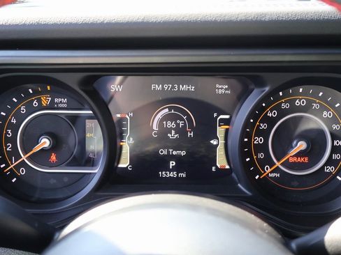 Used 2024 Jeep Gladiator Rubicon w/ Technology Group image 28