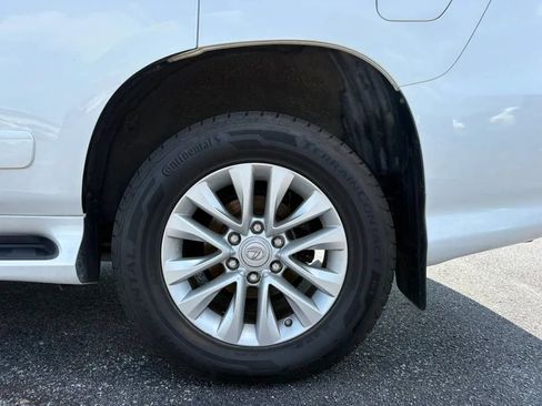 Used 2016 Lexus GX 460 w/ Premium Package AWD/4WD image 30