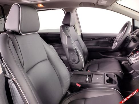 New 2026 Honda Odyssey Touring image 11