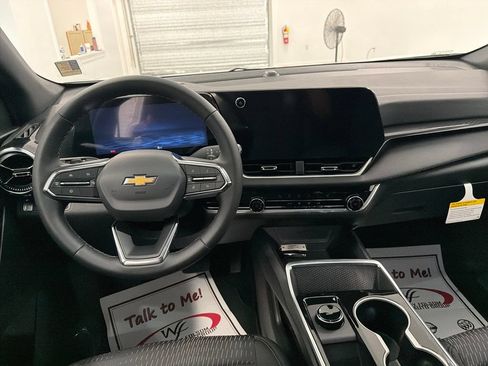 New 2026 Chevrolet Equinox LT FWD image 11