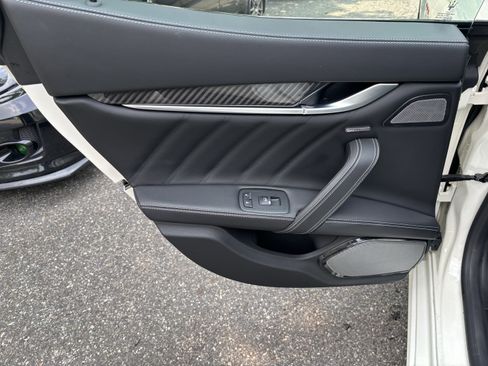 Used 2021 Maserati Ghibli Trofeo image 20