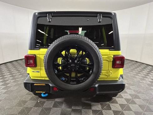 Used 2023 Jeep Wrangler Unlimited Sahara w/ Cold Weather Group AWD/4WD image 3