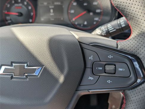 New 2026 Chevrolet Trax RS w/ Sunroof Package FWD image 18