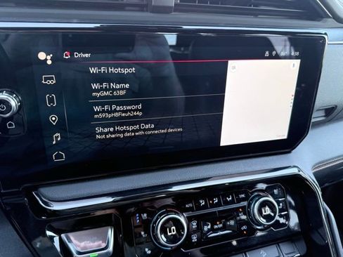 Used 2024 GMC Sierra 2500 AT4 w/ AT4 Premium Plus Package image 28