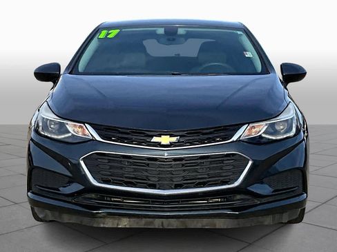 Used 2017 Chevrolet Cruze LT image 4