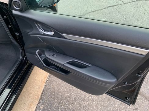 Used 2019 Honda Civic Sport image 13