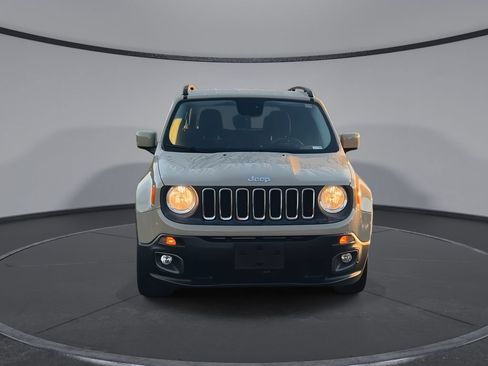 Used 2015 Jeep Renegade Latitude w/ Popular Equipment Group FWD image 3