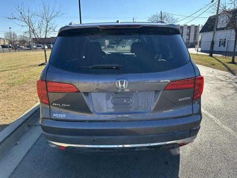 Used 2017 Honda Pilot Touring image 16