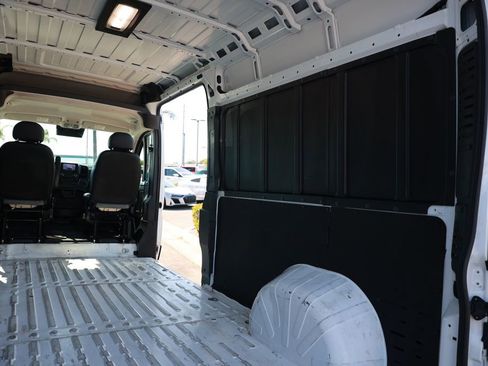 Used 2025 RAM ProMaster 2500 w/ Convenience Group FWD image 33