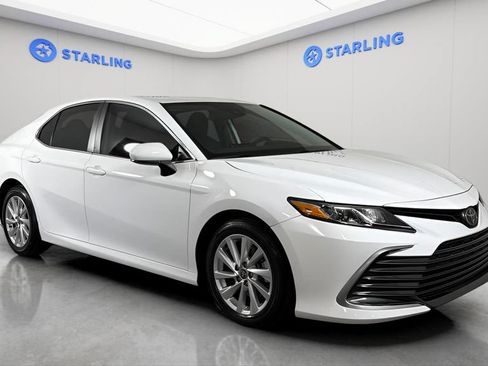 Used 2023 Toyota Camry LE FWD image 13