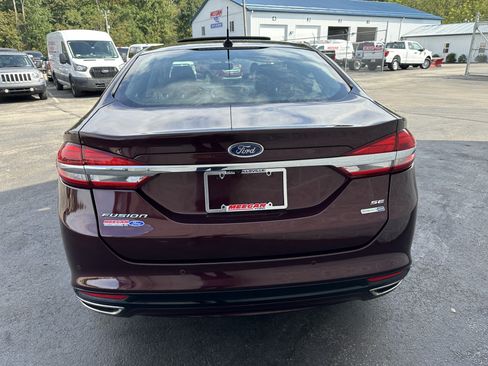 Used 2017 Ford Fusion SE w/ Fusion SE Technology Package AWD/4WD image 6
