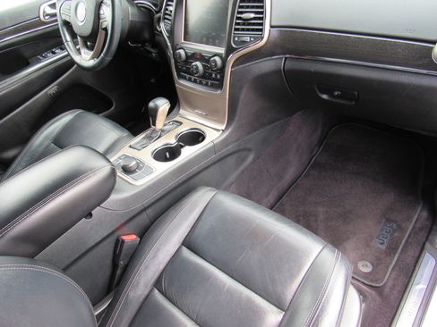 Used 2016 Jeep Grand Cherokee Limited AWD/4WD image 29