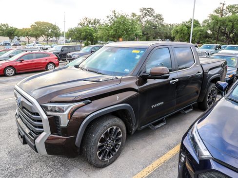 Used 2024 Toyota Tundra Limited AWD/4WD image 3
